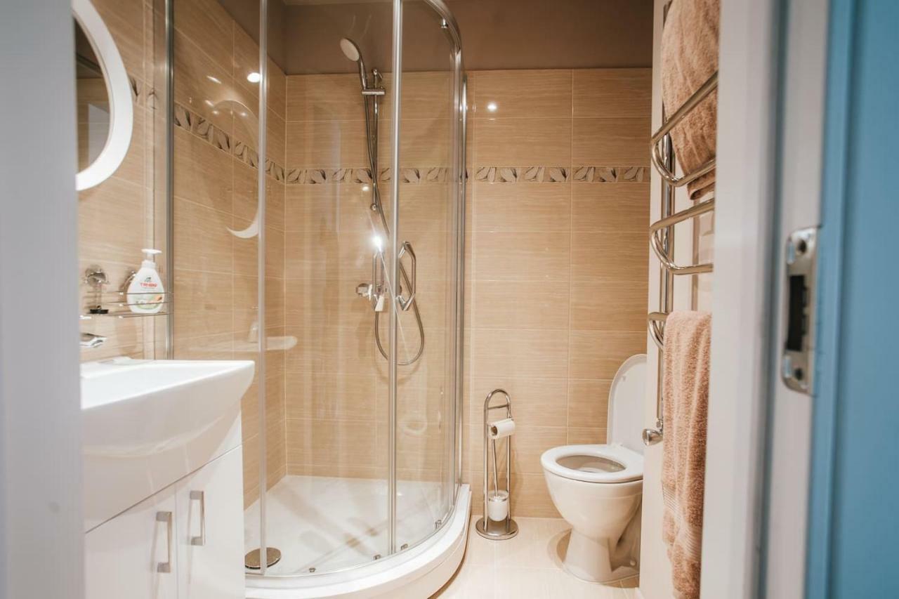 Stylish Latvian Classic 1-Bedroom Apartment Near City Center, Parks & Public Transport Links Riga Dış mekan fotoğraf